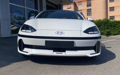 4×4, 325CV, elettrica, 614 km di autonomia, clicca qui per tutte le caratteristiche!