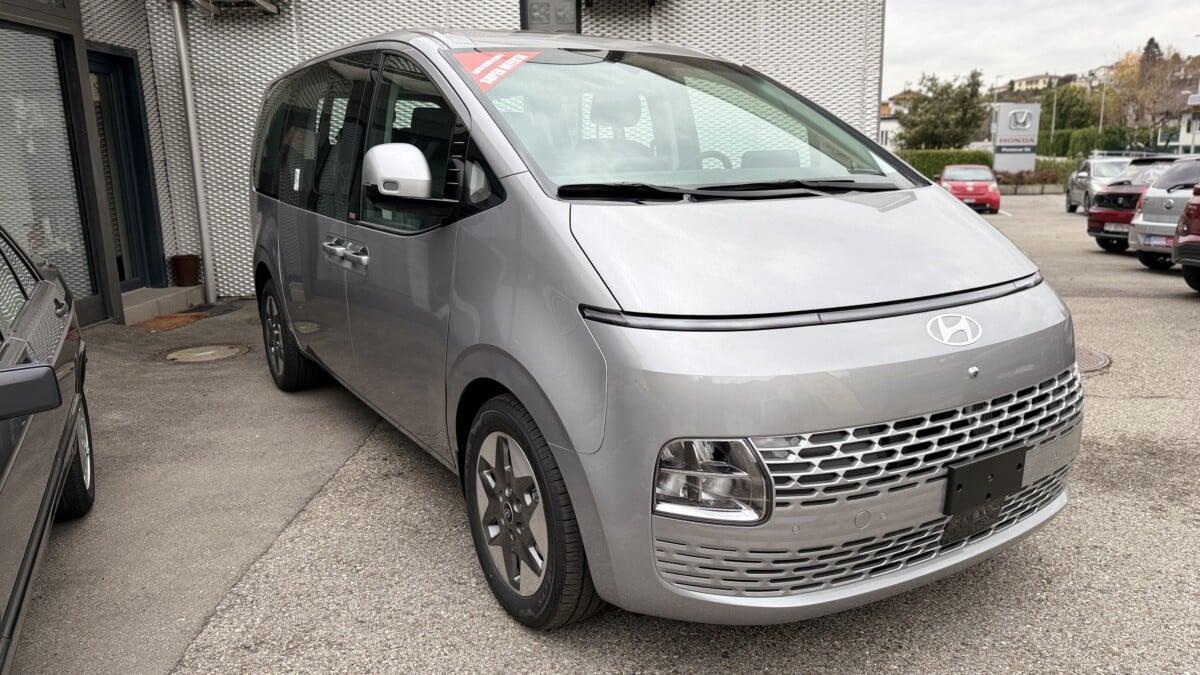 Hyundai Staria