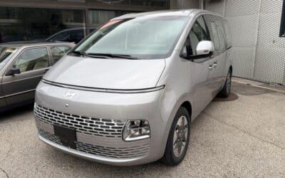 Hyundai STARIA: il nuovo modo di trasportare persone, 7 o 9 posti, taxi o noleggio, leggi la scheda