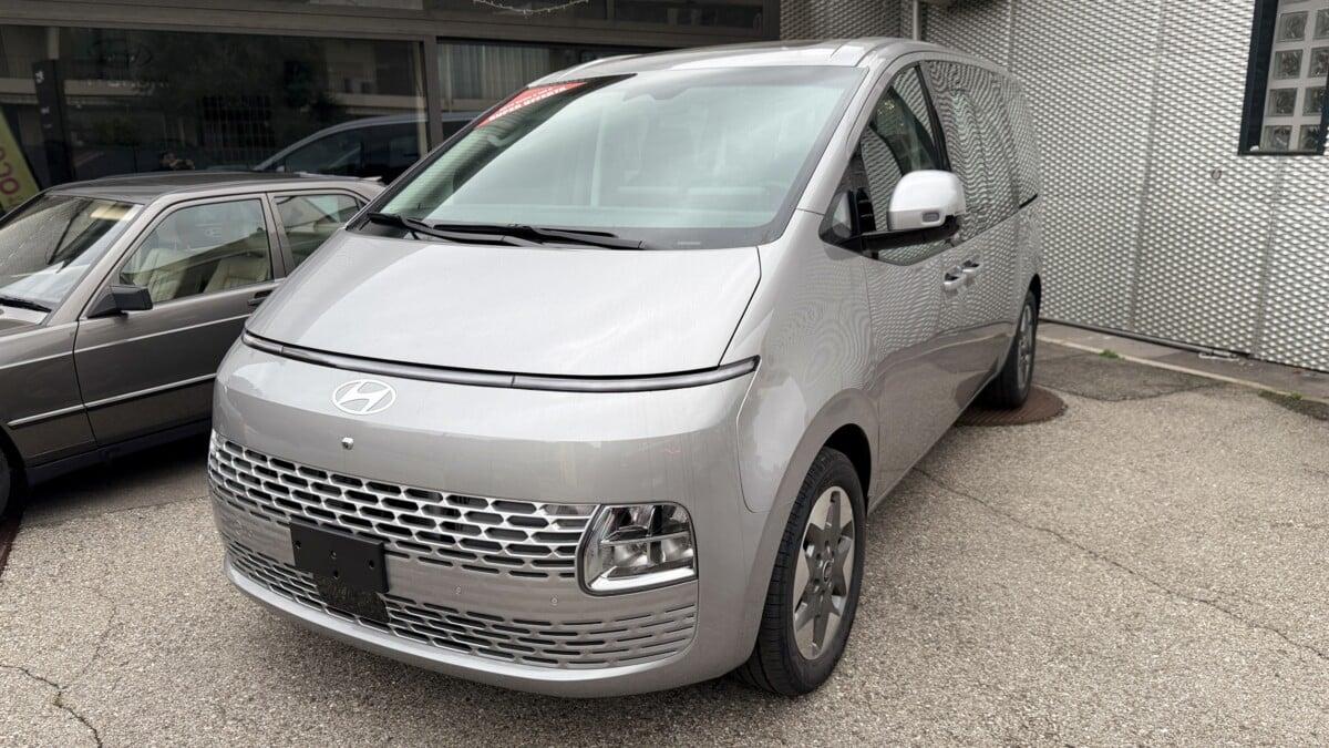 Hyundai Staria